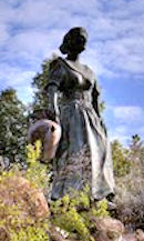 Estatua de Mar&iacute;a Bellido