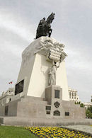 Estatua de San Mart&iacute;n en Lima